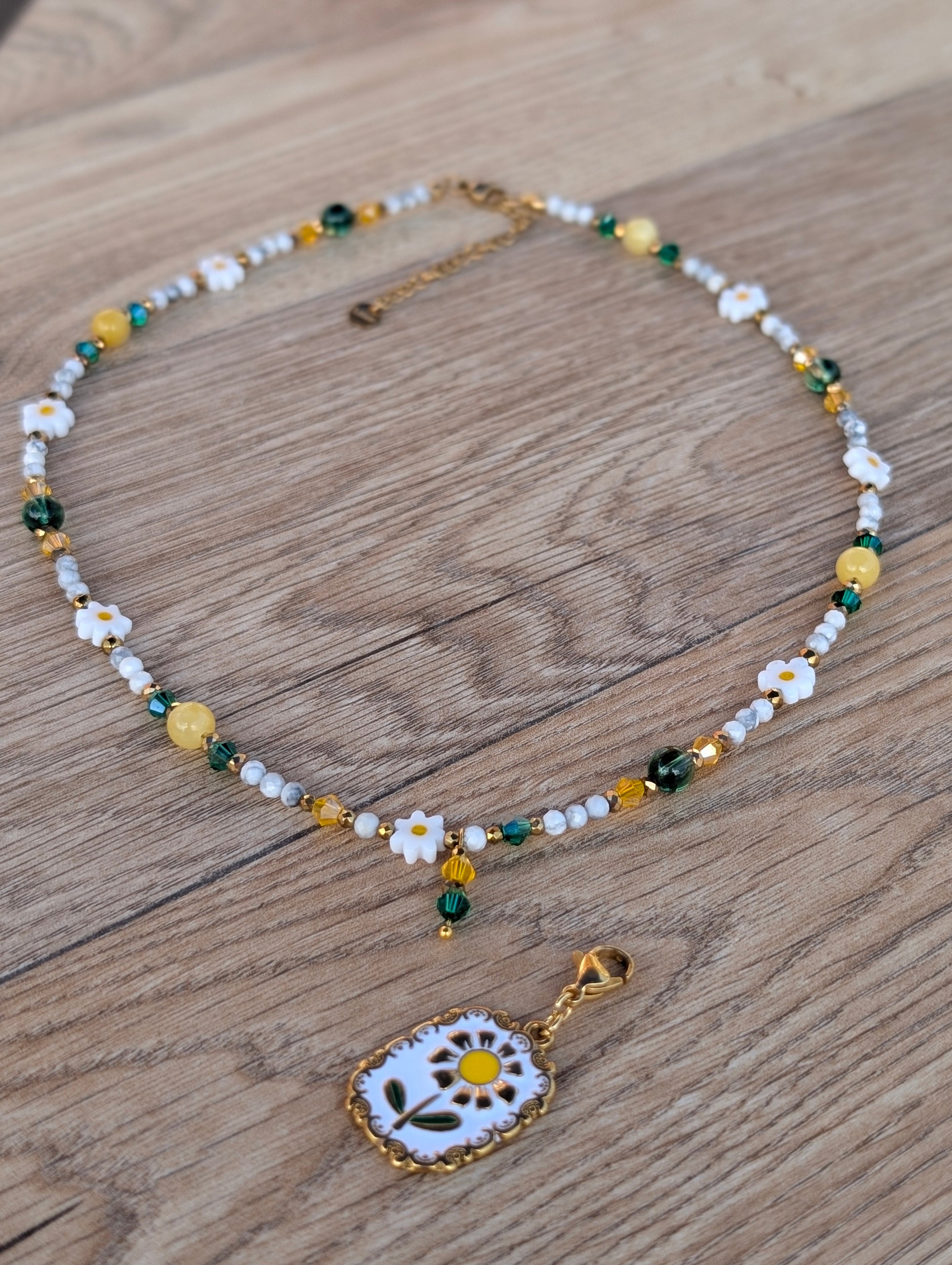 Summer Daisy - Howlite & Jade & Peridot