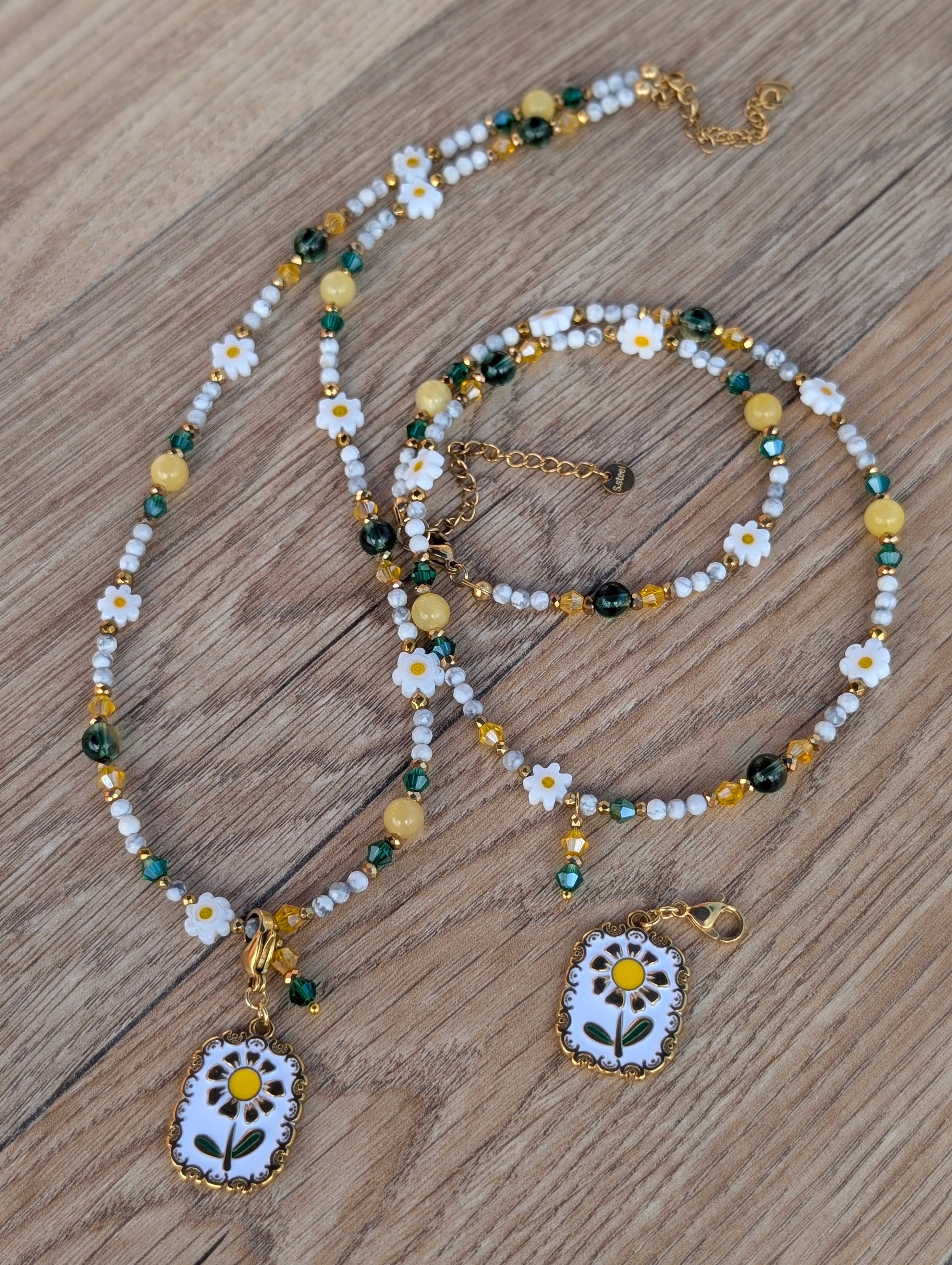 Summer Daisy - Howlite & Jade & Peridot