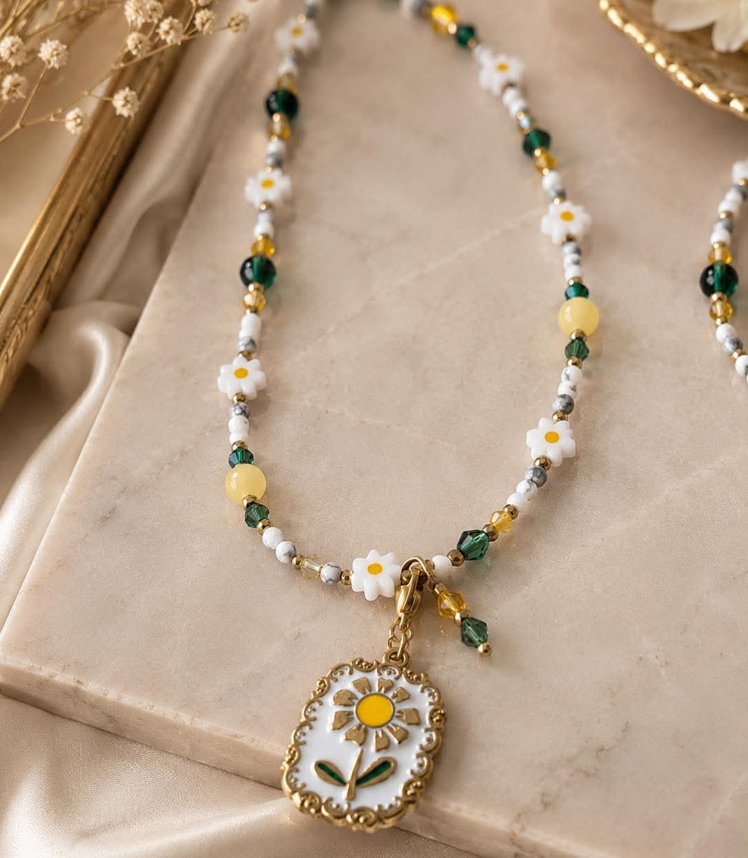 Summer Daisy - Howlite & Jade & Peridot